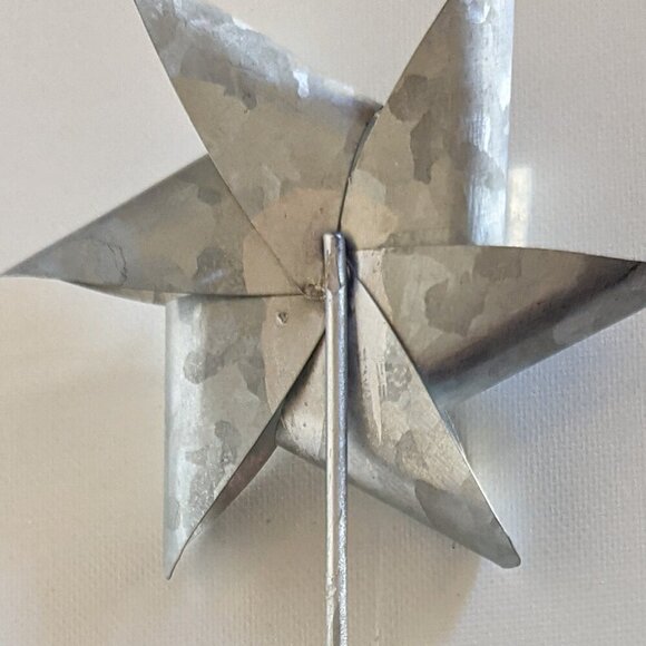 NWOT Fun Metal Pinwheel Plant Pick Outdoor Patio Home Decor Michael's Ashland - Picture 4 of 4